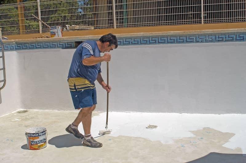 Pool-Paint: Cheap Fix or Mistake