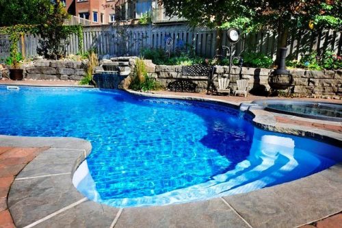 Custom Pool Builder in Florida